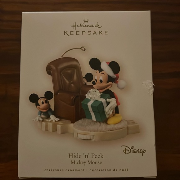 Hallmark Other - Hallmark keepsake hide n peek